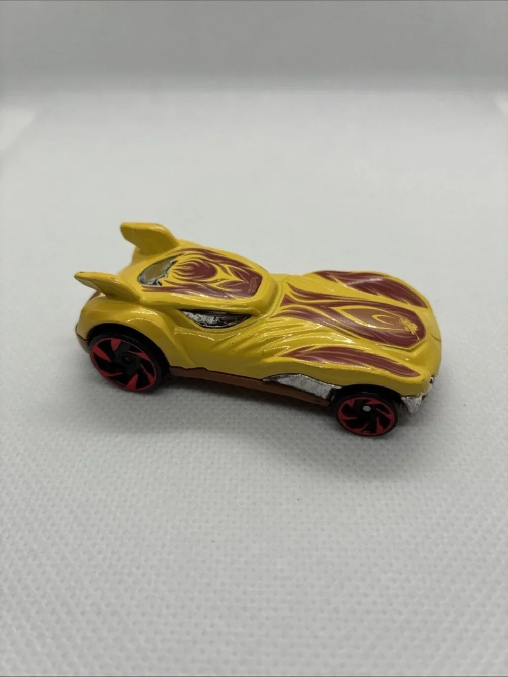 Hot Wheels Howlin Heat Yellow Red Flames Diecast Car 2010 Mattel Loose